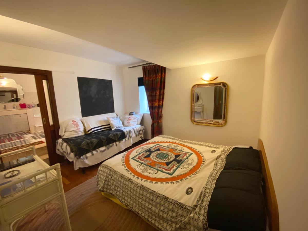 Ferienwohnung Casa Gioia, Tra Palazzo Reale,Lungomare E Monte Echia Neapel Exterior foto